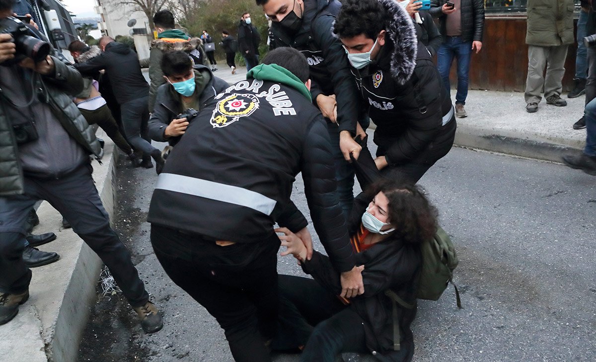 58 öğrenci halen gözaltında, Ankara'daki destek eylemine sert müdahale